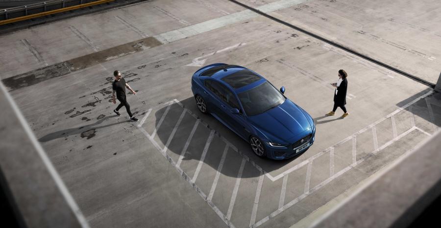  Jaguar XE D180 HSE 2019 года  (WW) (фото 14 из 28)